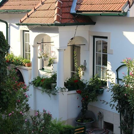 Appartement "Blumengassl" Mörbisch am See Εξωτερικό φωτογραφία