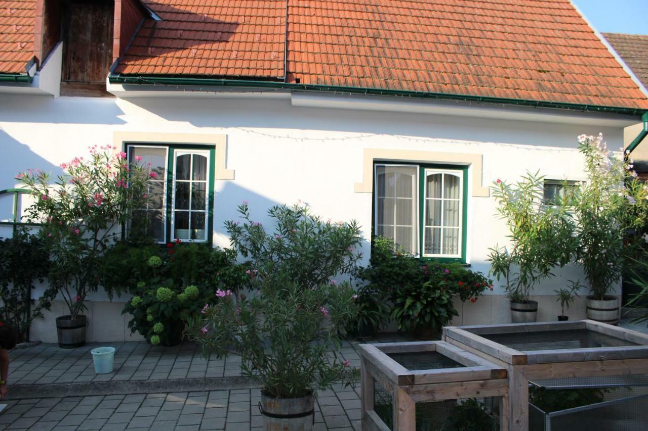 Appartement "Blumengassl" Mörbisch am See Εξωτερικό φωτογραφία