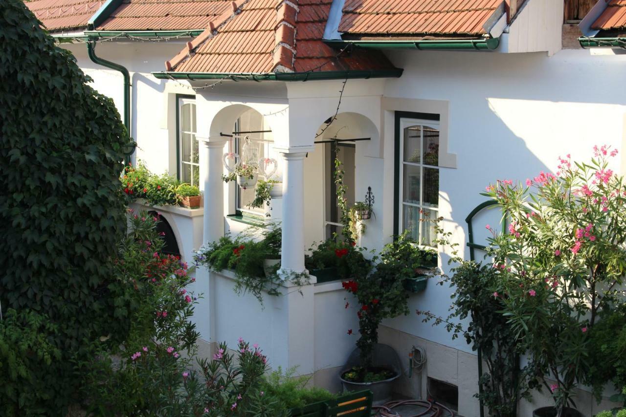 Appartement "Blumengassl" Mörbisch am See Εξωτερικό φωτογραφία